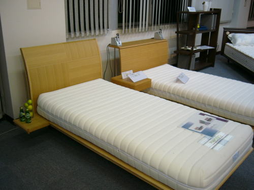 フランスベット ワイドクイーンサイズベッド マットレス付き 収納付き