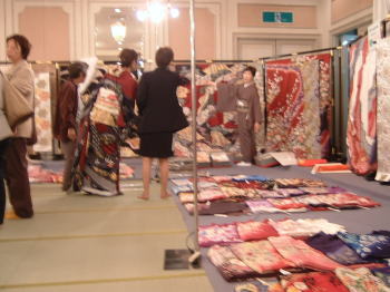 大振袖展の様子 写真 / 新成人のための着物