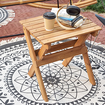 お庭やベランダのちょっとしたスペースに♪フォールディングスツール